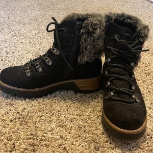 Universal Thread fur top black suede ankle bootie - 5.5